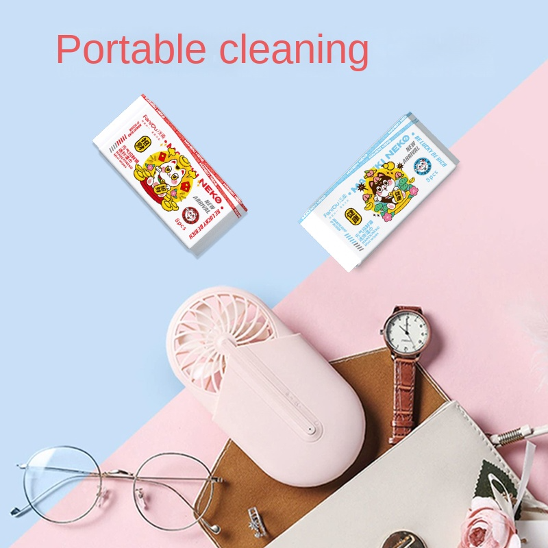 Maneki Neko Baby Travel Portable Mini 8-piece طبيعي عضوي لا طعم له كحول خالي من ألياف الخيزران البشرة الحساسة مناديل مبللة للأطفال